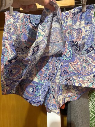 Pantalones Cortos Estampado Floral y otros