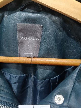 Cazadora efecto piel Primark