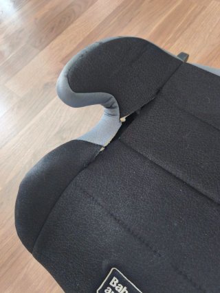 Due seggiolini auto rialzabili