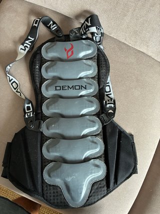 Espaldera de protección Demon