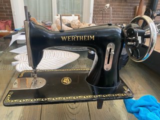 Máquina de coser Wertheim