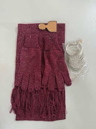 Conjunto bufanda y guantes rojo brillante