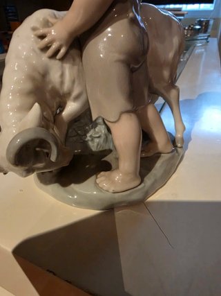 Figura de Porcelana Niño Pastor