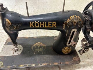 Máquina de coser antigua KOHLER