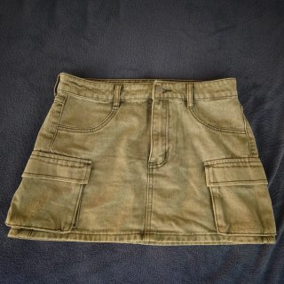 Falda Corta Estilo Cargo Verde Oliva