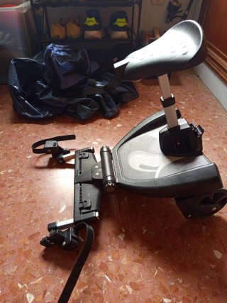 Patinete universal para silla de bebé