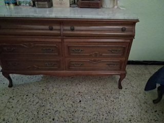 Cómoda Clásica de Madera con Encimera de Mármol
