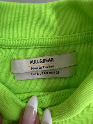 Camiseta verde lima cuello alto