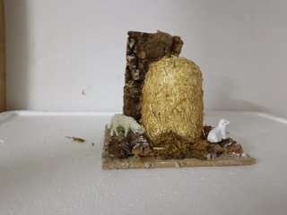 Accessorio per presepe con paglia e pecorelle
