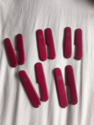 Set di 10 cacche Victorinox (5 set) rosse.