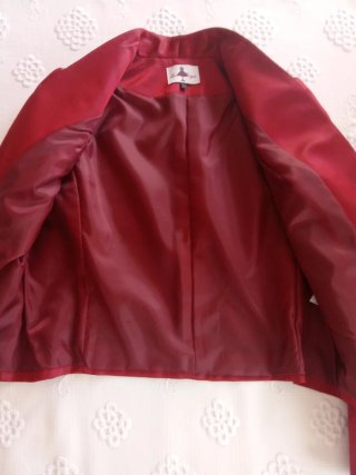 Traje de ceremonia mujer rojo floral
