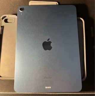 iPad Air 5 M1 11 + Tastiera Logitech + Caricatore