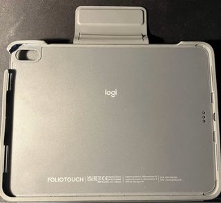 iPad Air 5 M1 11 + Tastiera Logitech + Caricatore