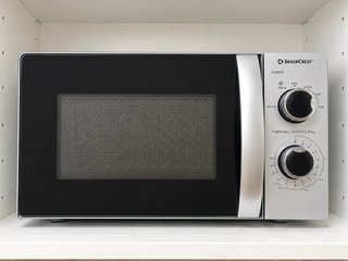 Microondas SilverCrest 700W Plateado
