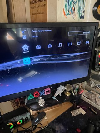 PS3 Super Slim 500GB + Mando + 2 Juegos