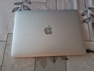 Apple MacBook 9,1