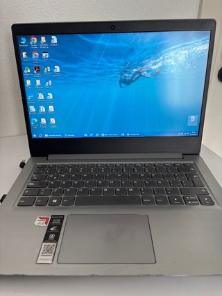 Portátil Lenovo Gris y Negro DESKTOP-NA96PA2