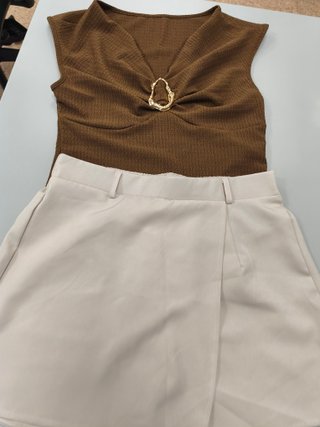Conjunto de Camiseta y Falda Pantalón