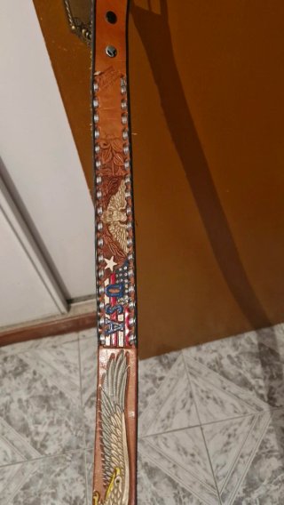 Cinturón de cuero con águila y USA