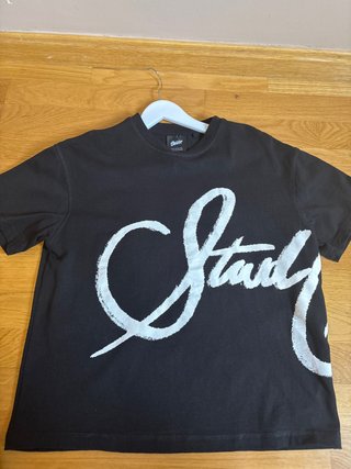 Camiseta Stradivarius Negra