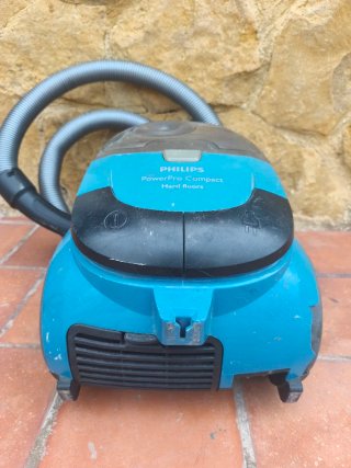 Aspiradora Philips PowerPro Compact