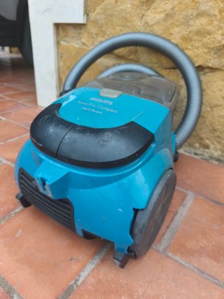 Aspiradora Philips PowerPro Compact