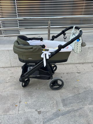 Carrito de bebé color verde oliva Bebecar wei