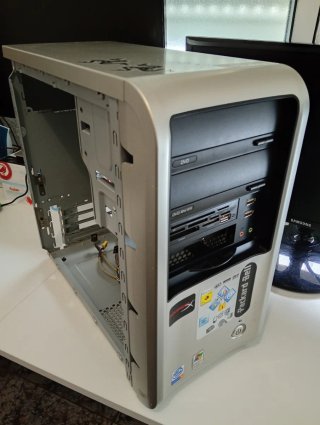 Caja retro PC Packard Bell