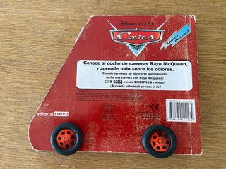 Cars. Mate. Rayo McQueen. Libro de cartón ruedas