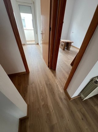 Instalación de parquet, puertas, suelo vinilico