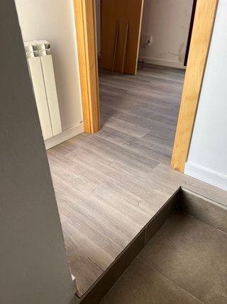 Instalación de parquet, puertas, suelo vinilico