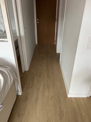 Instalación de parquet, puertas, suelo vinilico