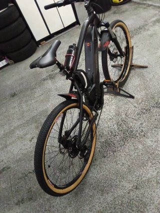SE vende o se CAMBIA Bicicleta Eléctrica Rockrider