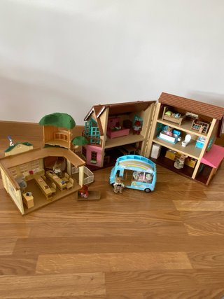 Casas, escuela y bus Sylvanian Families