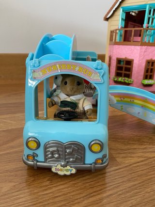 Casas, escuela y bus Sylvanian Families