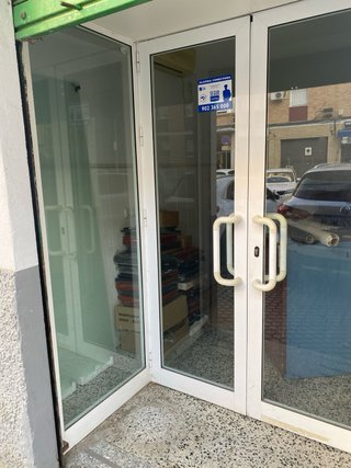 Puerta de Entrada para Local Comercial