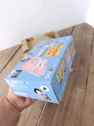 Caja manual Consola Nintendo 2DS edición Tomodachi