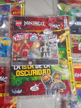 LOTE DE 5 REVISTAS DE LEGO NINJAGO