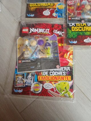 LOTE DE 5 REVISTAS DE LEGO NINJAGO
