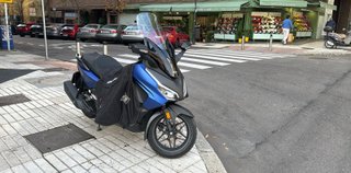 Honda Forza 125 Maxi Scooter