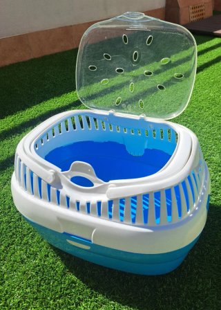 Transportín para pequeños animales. Ej: cobayas.