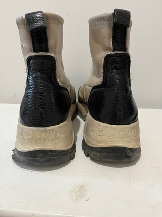 Botines Hispanitas Beige y Negro