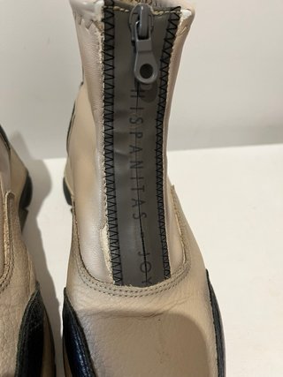 Botines Hispanitas Beige y Negro