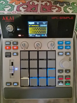 Akai MPC Sample + Maletín + SD + cargador de pared