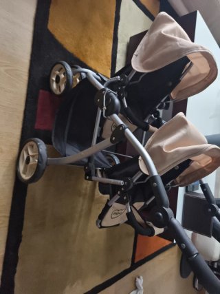 Carrito gemelar para muñecas Miyo
