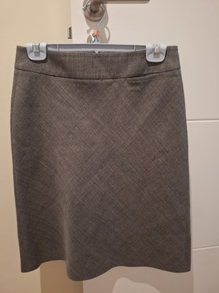 Falda midi Zara gris