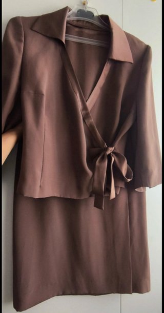 Conjunto marrón falda y blusa