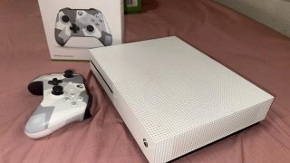 Xbox One S con Mando Camuflaje