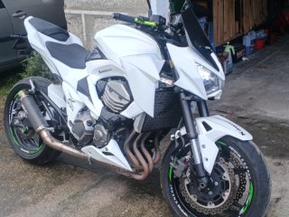 Kawasaki Z800 Blanca con ABS l