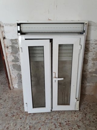 Ventana de Aluminio con Persiana  de 115 de largo